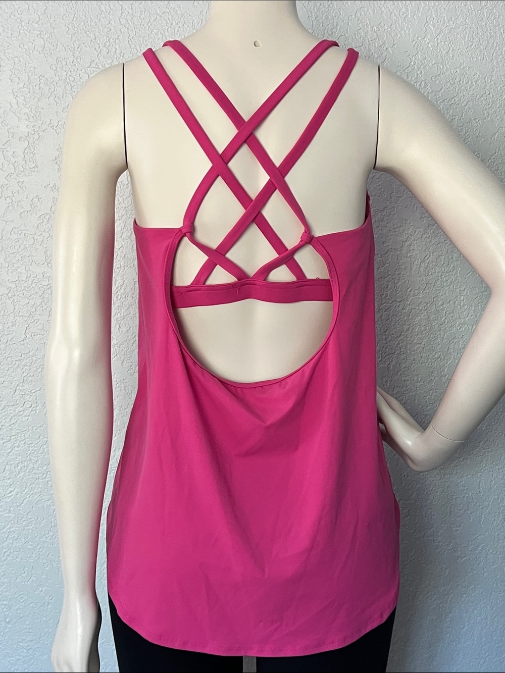 Halara Womens Medium Pink Strappy Back Tank Built In Bra Yoga Workout Athletic